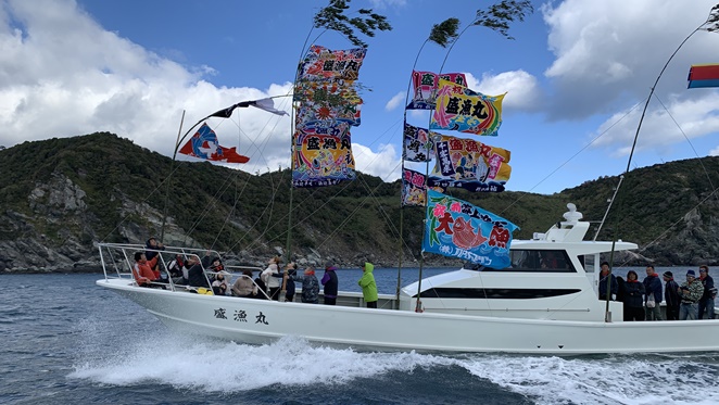 遊漁船・釣船のFRP製造船ならウエスタマリン|セミオーダーメイドで「自分が本当に欲しい船」を造船いたします